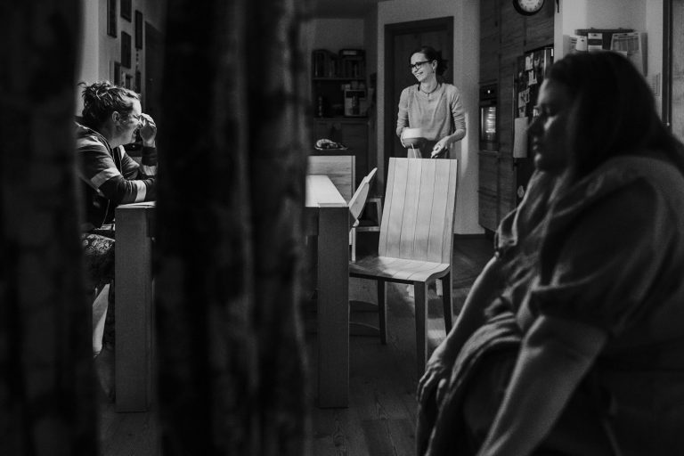 Hausgeburt Hebamme, Doula und werdende Mama Geburtsfotograf Allgäu Geburtsfotografie Allgäu