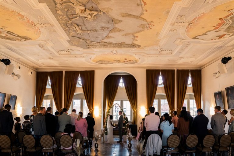frei Kamera Dokumentarische Fotografie Allgäu Kempten Hochzeitsfotograf Allgäu Trauung im Schloss Immenstadt